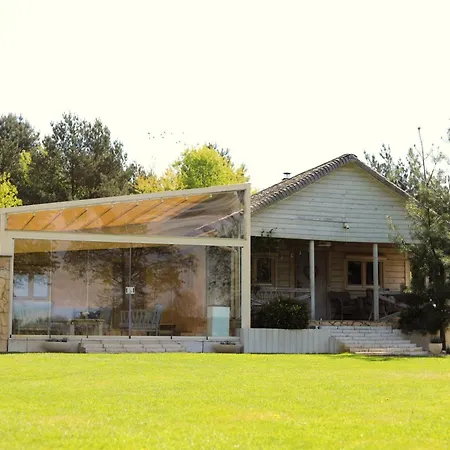 Dom wakacyjny Przytulny Nad Jeziorem